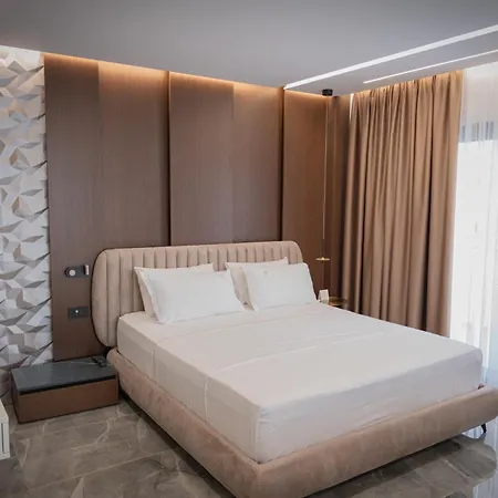 Brilliant & 5* Golem (Tirana)