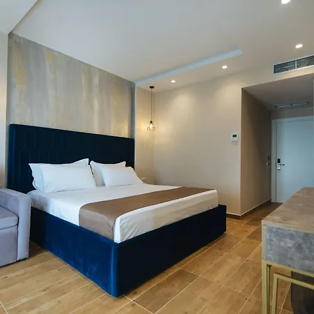 Brilliant & Hotel