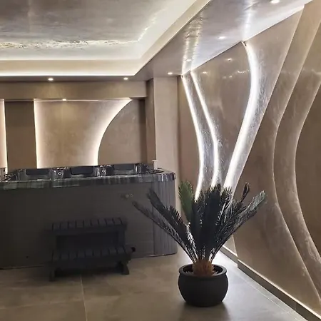 Brilliant & מלון גולם