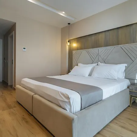 Hotel Brilliant & Golem (Tirana)