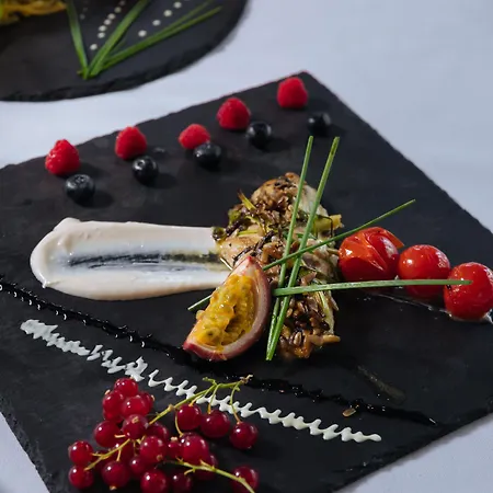 Brilliant & Golem (Tirana)