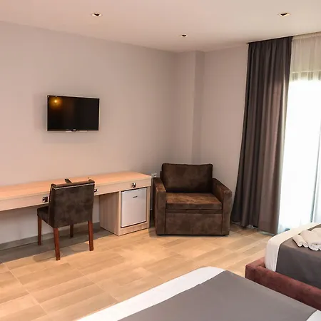 Brilliant & 5* Golem (Tirana)