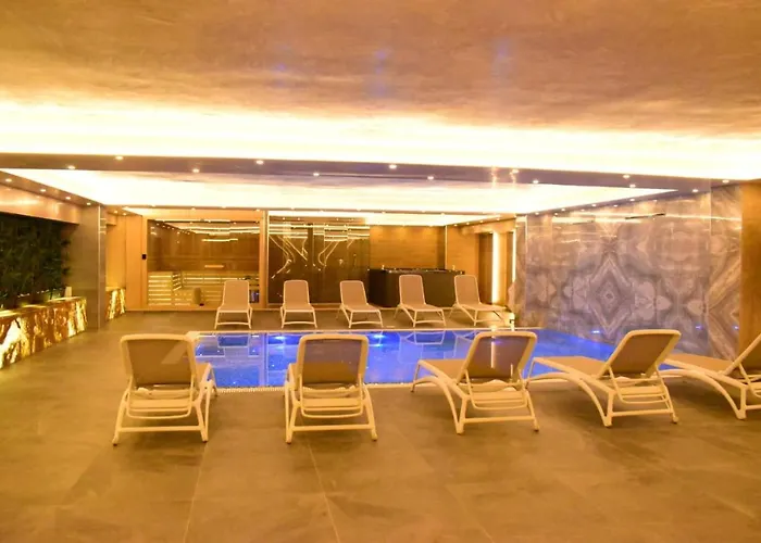 Brilliant & Hotel Golem (Tirana)