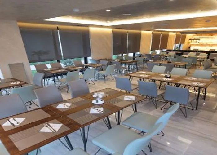 Brilliant & מלון