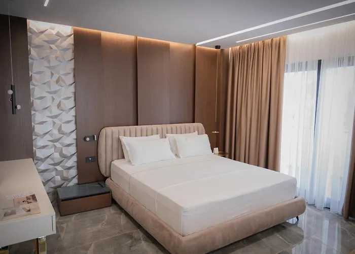 Brilliant & 5* Golem (Tirana)