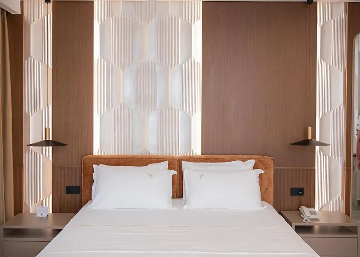 Hotel Brilliant & Golem (Tirana)