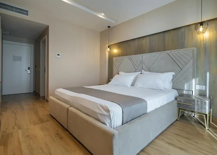 Hotel Brilliant & Golem (Tirana)