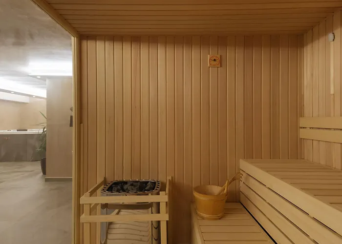 Brilliant & Golem (Tirana)