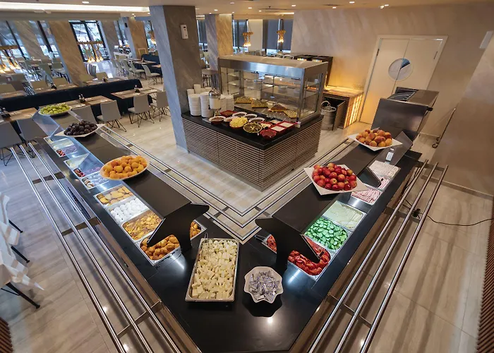 Brilliant & Golem (Tirana)