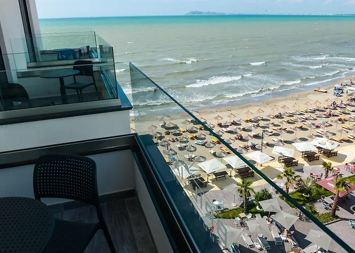 Brilliant & מלון