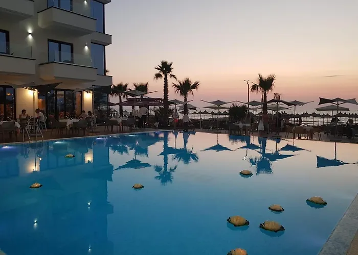 Brilliant & מלון